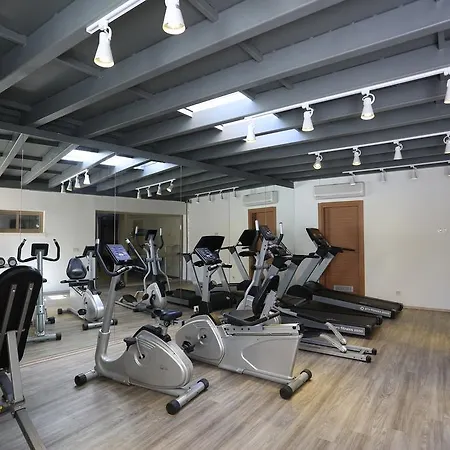 Ξενοδοχείο με διαμερίσματα Club Aida 4*