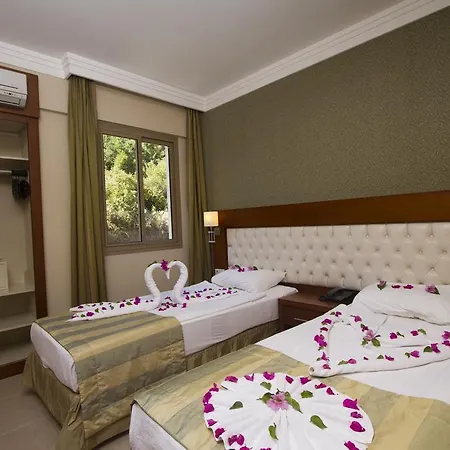 מלון דירות Club Aida 4*